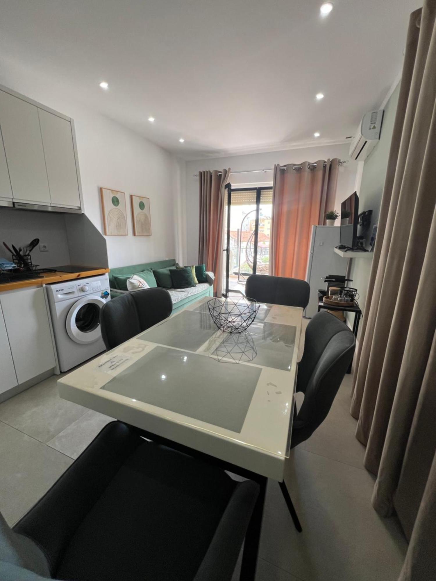 Apartment Artemis Himare Exteriör bild
