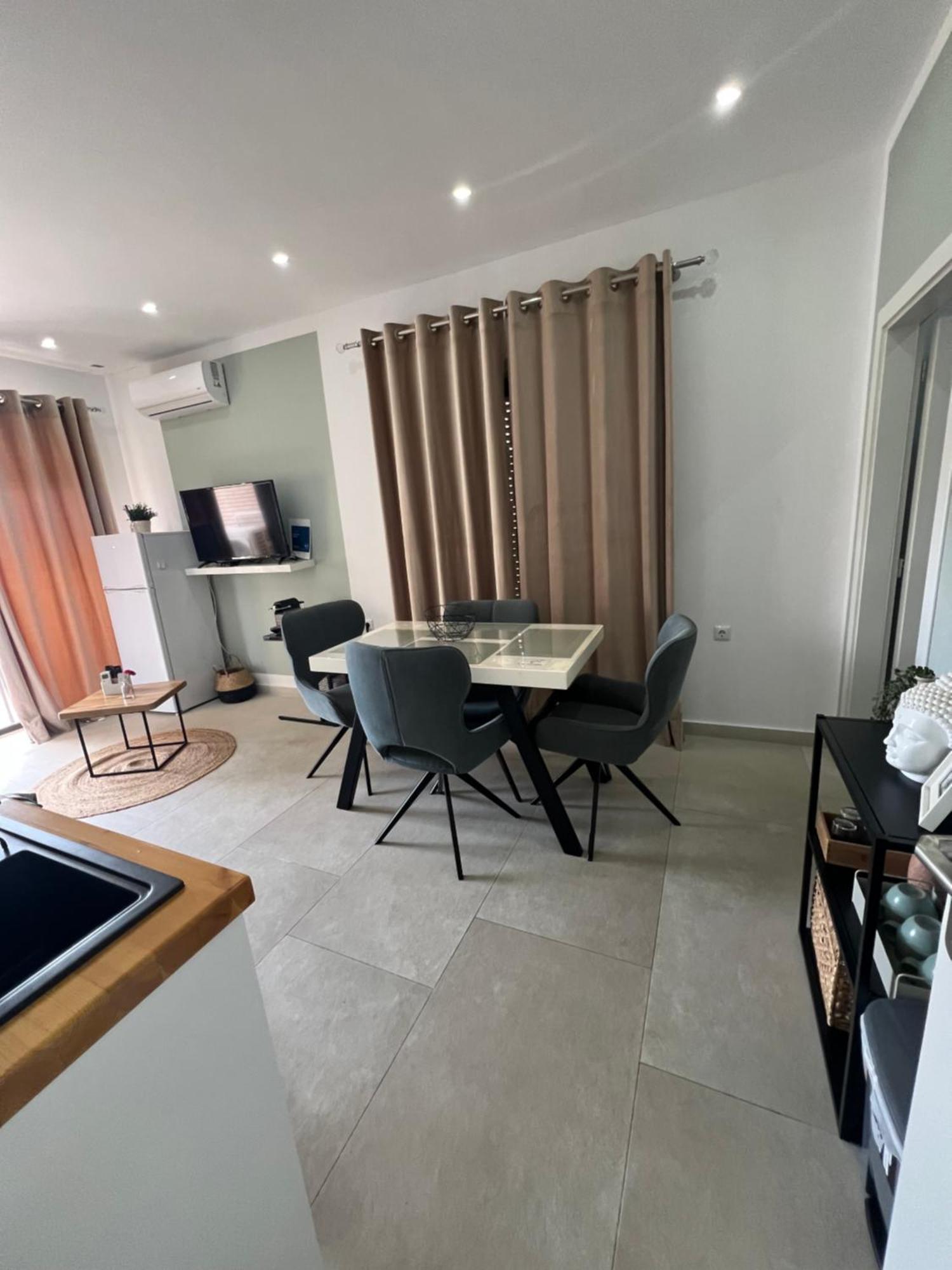 Apartment Artemis Himare Exteriör bild